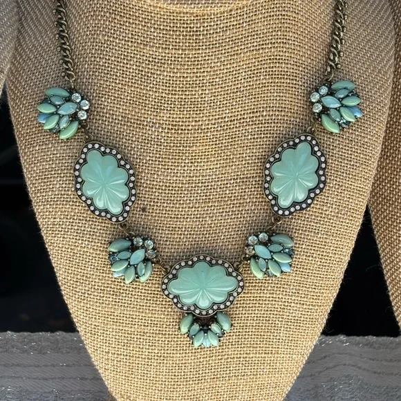 Chloe + Isabel Seascape Collar Necklace - Picture 2 of 11